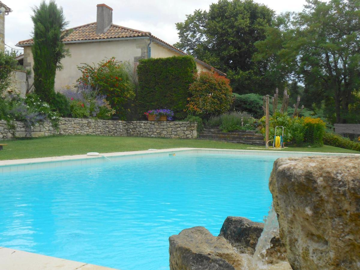 Les Tamaris Bed and Breakfast Castelnau-sur-Gupie Εξωτερικό φωτογραφία