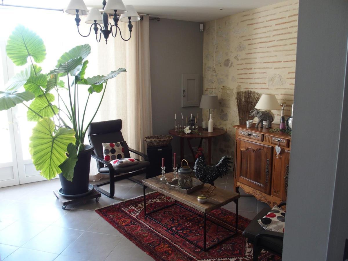 Les Tamaris Bed and Breakfast Castelnau-sur-Gupie Εξωτερικό φωτογραφία